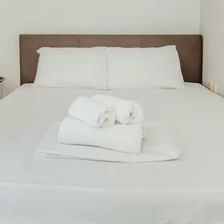 Urban Chic Downtown 1 *